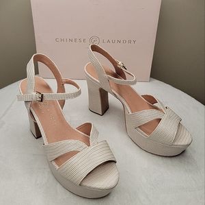 NEW Chinese Laundry Daydreamer Platform Heeled Sandals Lizard Ecru Size 8